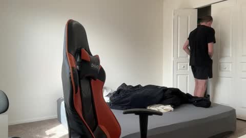 uncutcockassboi online show from February 11, 5:06 pm