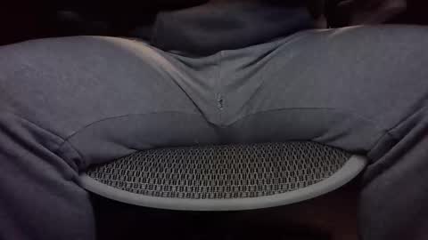 Under the desk online show from December 13, 10:27 pm