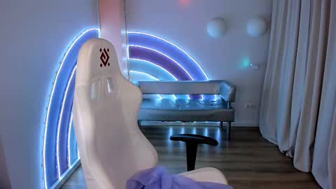 Call me Mira  thumbs up its make me happy online show from February 18, 8:47 pm