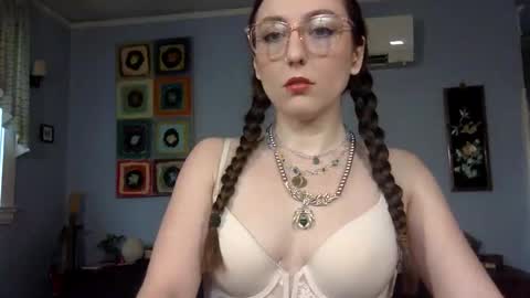 Lola Moonstone online show from January 14, 5:43 pm