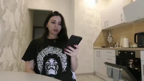 uninvited_raccoon online show from May 24, 10:05 pm