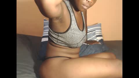 Snapshot of uniquebony chatting on February 13, 12:35 am UNIQUEBONY online show from February 13, 12:35 am
