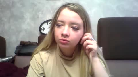Snapshot of universeemily chatting on September 26, 6:32 am UniverseEmily online show from September 26, 6:32 am