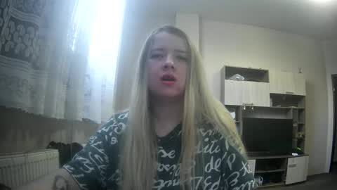 Snapshot of universeemily chatting on October 20, 8:08 am UniverseEmily online show from October 20, 8:08 am