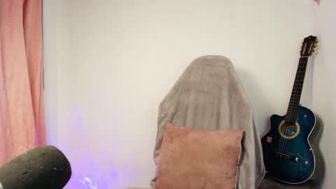 new INSTA   online show from February 4, 12:47 am