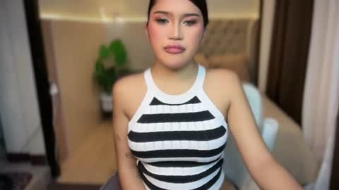 ur_bombshellpatty online show from July 20, 6:42 pm