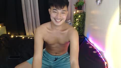 ur_hugechinito online show from March 9, 6:54 pm