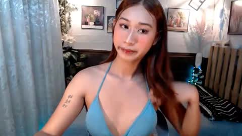 ur_rianlover online show from September 17, 6:28 am