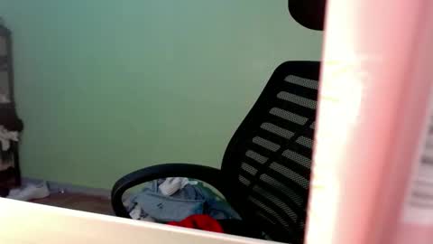 Snapshot of urasian_joy chatting on October 10, 9:26 am urasian_joy online show from October 10, 9:26 am