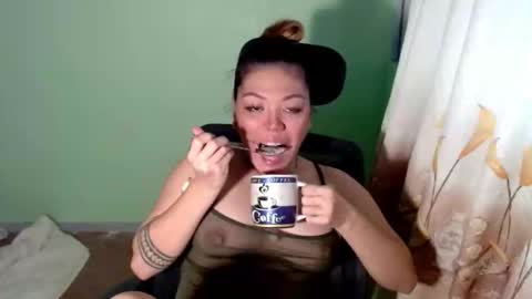 Snapshot of urasian_joy chatting on October 13, 4:36 am urasian_joy online show from October 13, 4:36 am