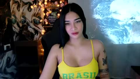 jess online show from June 15, 8:39 am
