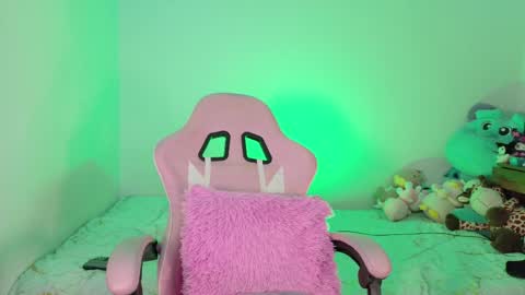 Danielle  online show from April 17, 9:55 am