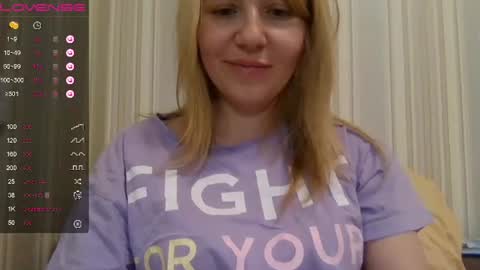 Snapshot of urbadkitty chatting on March 2, 12:54 pm urbadkitty online show from March 2, 12:54 pm