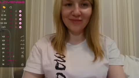 Snapshot of urbadkitty chatting on January 25, 3:20 pm urbadkitty online show from January 25, 3:20 pm