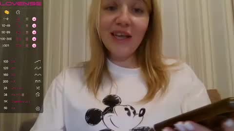 Snapshot of urbadkitty chatting on March 1, 4:44 pm urbadkitty online show from March 1, 4:44 pm
