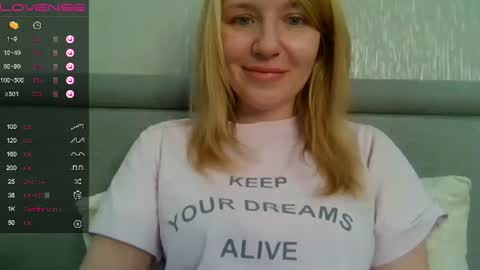 Snapshot of urbadkitty chatting on February 26, 9:12 am urbadkitty online show from February 26, 9:12 am
