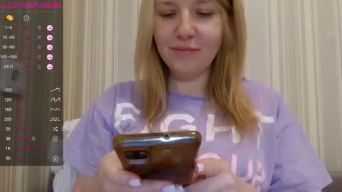 Snapshot of urbadkitty chatting on December 25, 12:58 pm urbadkitty online show from December 25, 12:58 pm