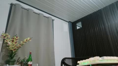 urfave_bbgirl online show from December 15, 3:19 pm