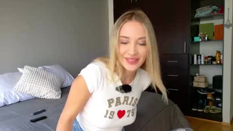 Snapshot of urgfshay chatting on September 23, 7:31 pm Shay online show from September 23, 7:31 pm