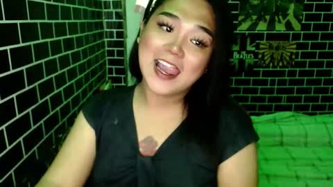 Dimple online show from September 19, 6:33 pm