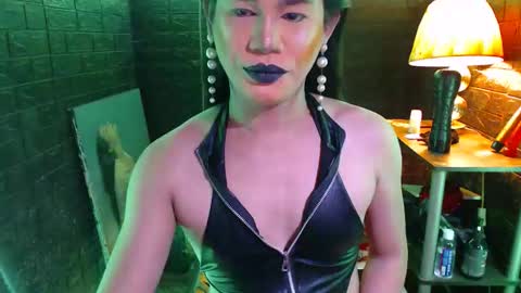 Snapshot of urhardcockqueenxxx chatting on September 26, 7:33 pm queen norelle online show from September 26, 7:33 pm
