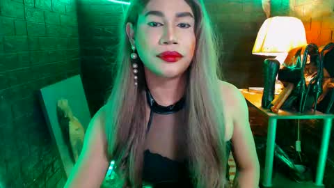 Snapshot of urhardcockqueenxxx chatting on January 19, 1:32 am queen norelle online show from January 19, 1:32 am