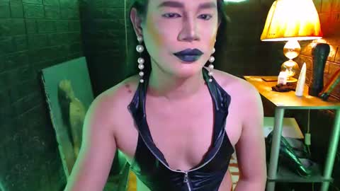 Snapshot of urhardcockqueenxxx chatting on October 21, 2:05 am queen norelle online show from October 21, 2:05 am