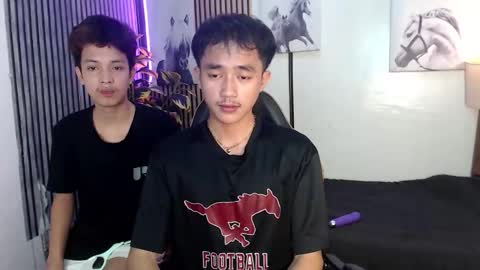 urhot_johny online show from April 15, 9:34 am