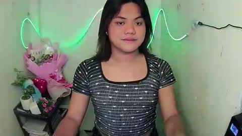 Snapshot of urhottie_bella chatting on September 9, 12:49 pm urhottie_bella online show from September 9, 12:49 pm