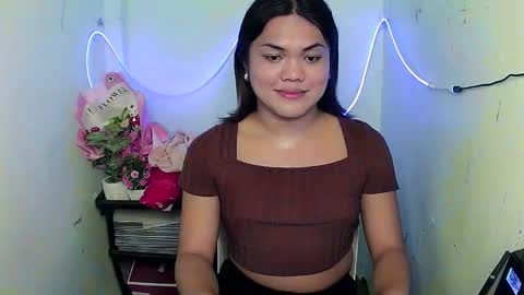 Snapshot of urhottie_bella chatting on October 1, 11:42 am urhottie_bella online show from October 1, 11:42 am