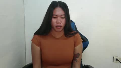 Snapshot of urlovely_sofie chatting on October 14, 1:14 pm Sofie online show from October 14, 1:14 pm