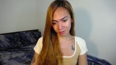 Snapshot of urlovelypinayxxx chatting on September 23, 12:15 am MIYA online show from September 23, 12:15 am