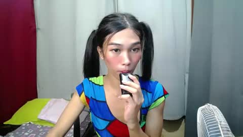 urloverjasmine_xx online show from June 15, 2:25 am
