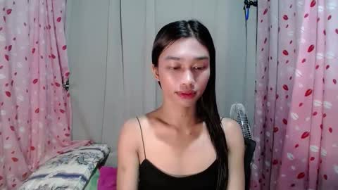 urloverjasmine_xx online show from April 11, 11:47 am