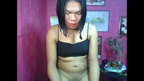 Snapshot of urluckyfuck123 chatting on October 3, 6:43 am Jasmin online show from October 3, 6:43 am