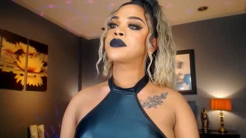 UrMajestyTyra online show from March 1, 8:07 am