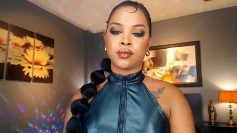 UrMajestyTyra online show from May 25, 12:50 am
