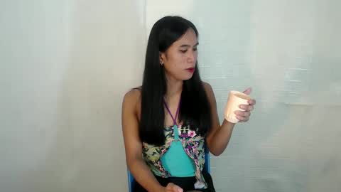 Navea online show from March 3, 2:39 pm