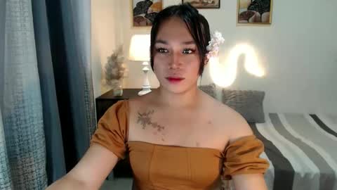 Snapshot of urnaughty_trishaxx chatting on October 16, 10:52 pm trisha online show from October 16, 10:52 pm