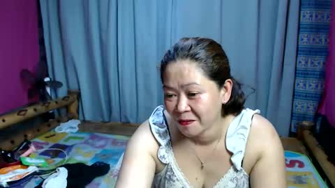 urpinay_singlemother online show from May 10, 10:21 am