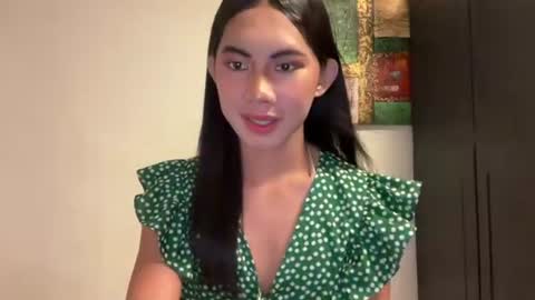 urpretty_mistake online show from July 9, 11:47 am