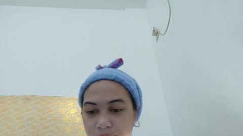 Snapshot of ursexy_pinay_skinny chatting on September 25, 6:42 am im jenny online show from September 25, 6:42 am