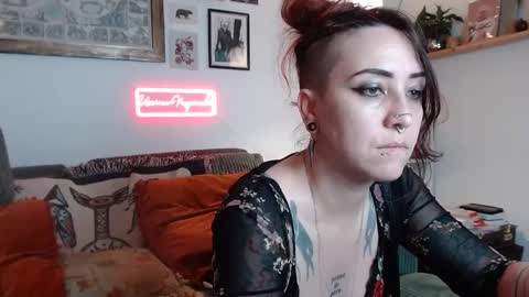 Ursinae online show from February 15, 2:37 am