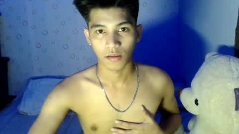 ursweetie_boy online show from July 12, 7:00 am