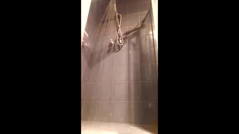 mia online show from April 4, 2:02 pm