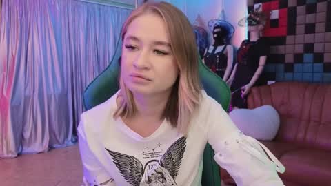 Leila online show from December 10, 6:01 am