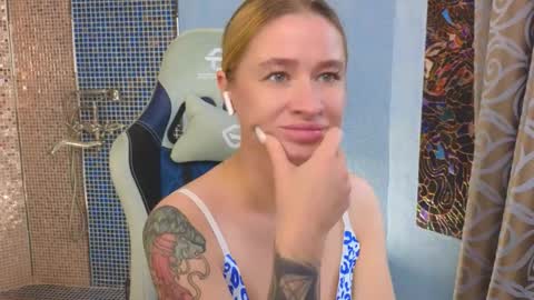 Leila online show from September 11, 2:46 am