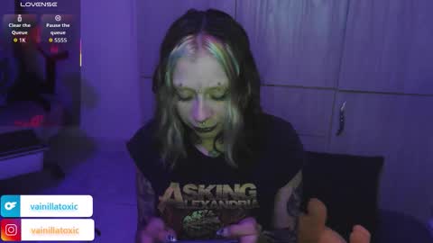 Vainilla Independent model online show from February 9, 1:20 am