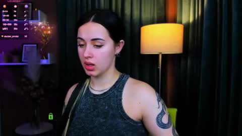 vaiolet_lovely online show from May 27, 1:57 am