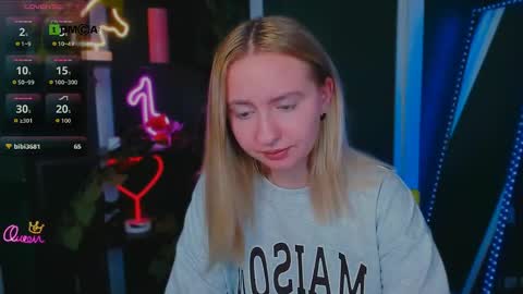 vaiolet_lovely online show from May 9, 10:38 pm